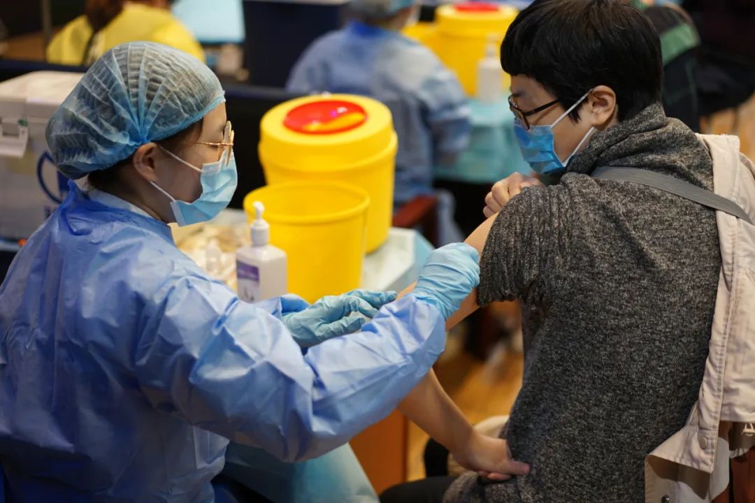 多图直击保定校区新冠疫苗第一阶段疫苗接种现场