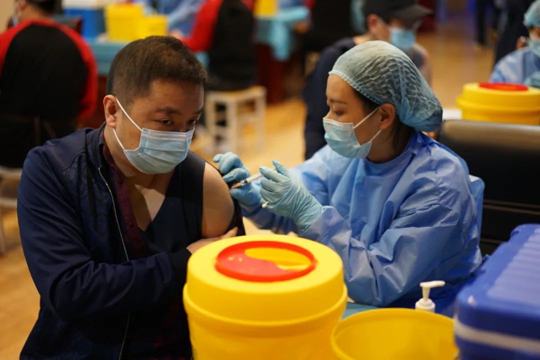 多图直击保定校区新冠疫苗第一阶段疫苗接种现场