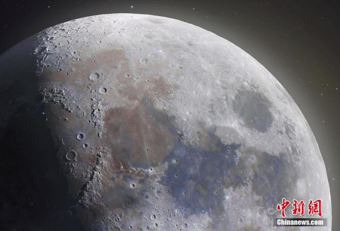 资料图:月球。 图片来源:视觉中国