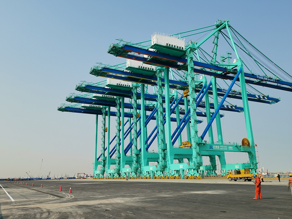 探访天津港开启绿色智慧枢纽港口新篇章