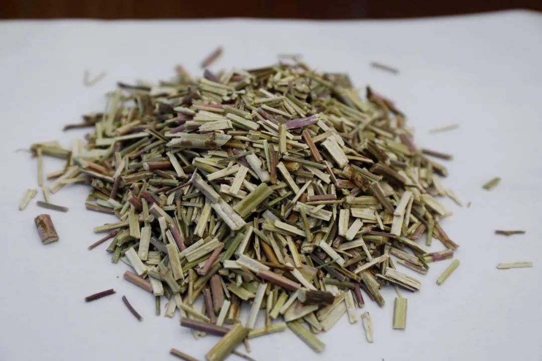 凉血解毒b.  化湿a.  发汗解表3.  香薷的功效不包括下列哪项?