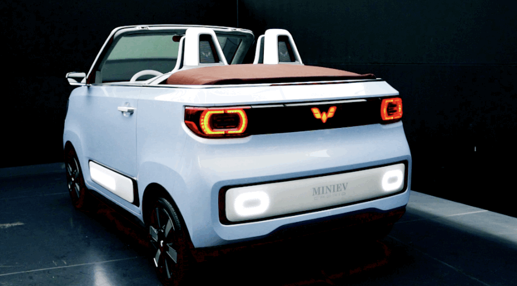 明年正式量产，五菱宏光MINIEV敞篷版全球首发亮相-新浪汽车