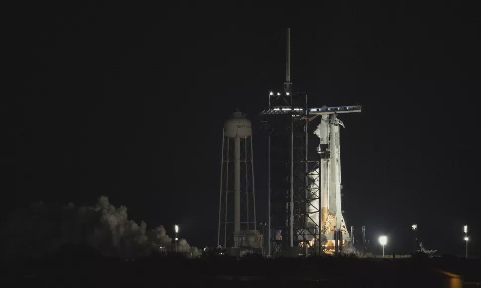 SpaceX在为NASA发射Crew-2任务之前完成静态火箭测试