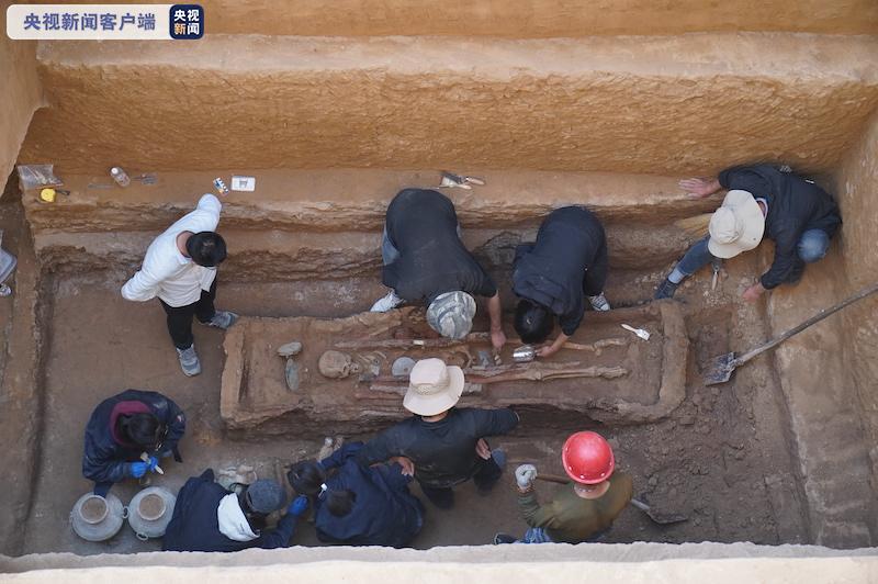 陕西大堡子墓地清理墓葬400余座 发现完整西汉早期墓葬