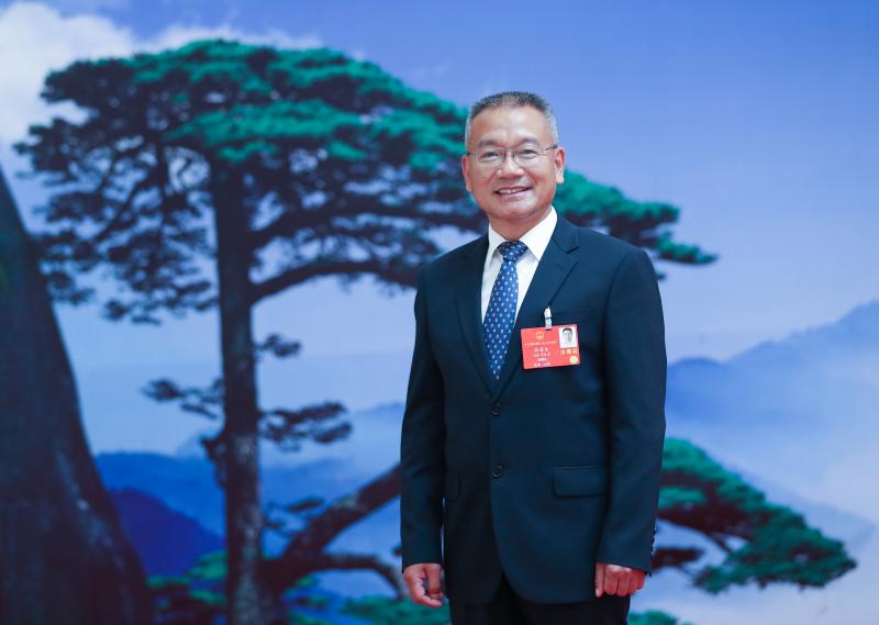 "70后"博士市长跨省履新,曾获评全国优秀县委书记|胡启生_新浪财经