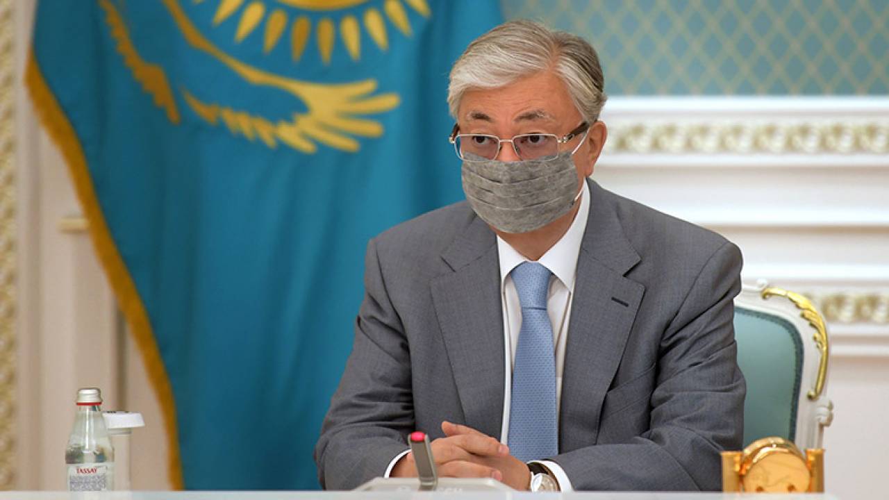 当地时间4月1日,哈萨克斯坦总统托卡耶夫表示,接种疫苗是有效对抗新冠