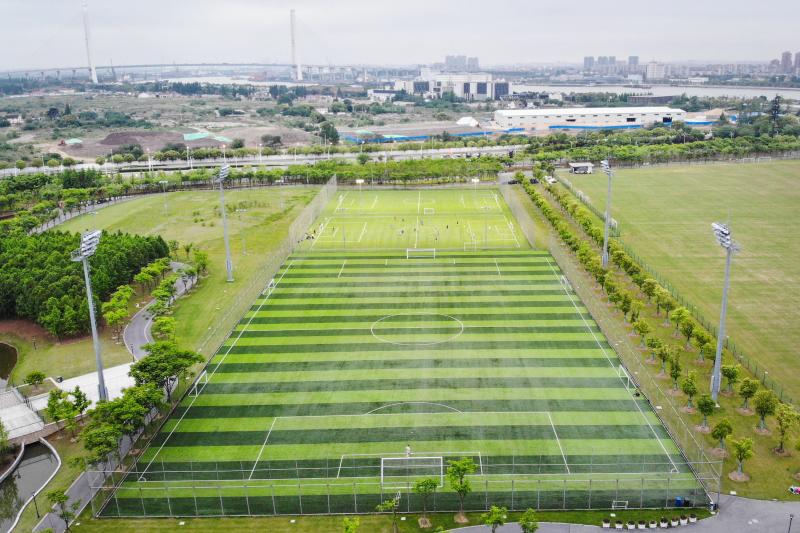 过去五年中国足球场地数量增长四倍您现在踢球感觉更方便了吗