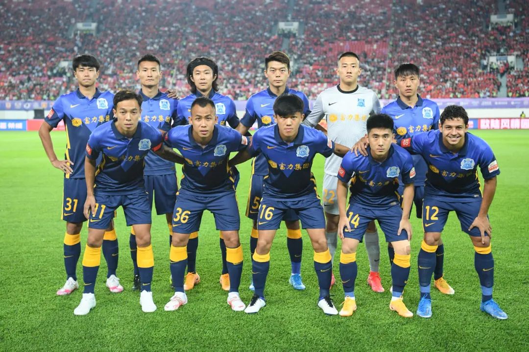 富力官方广州城首秀很蓝很燃门将韩佳奇全场最佳