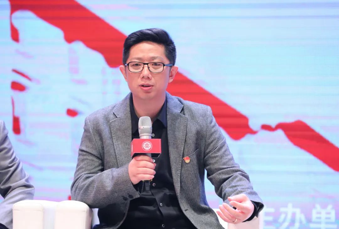 《觉醒年代》出品人,总制片人刘国华