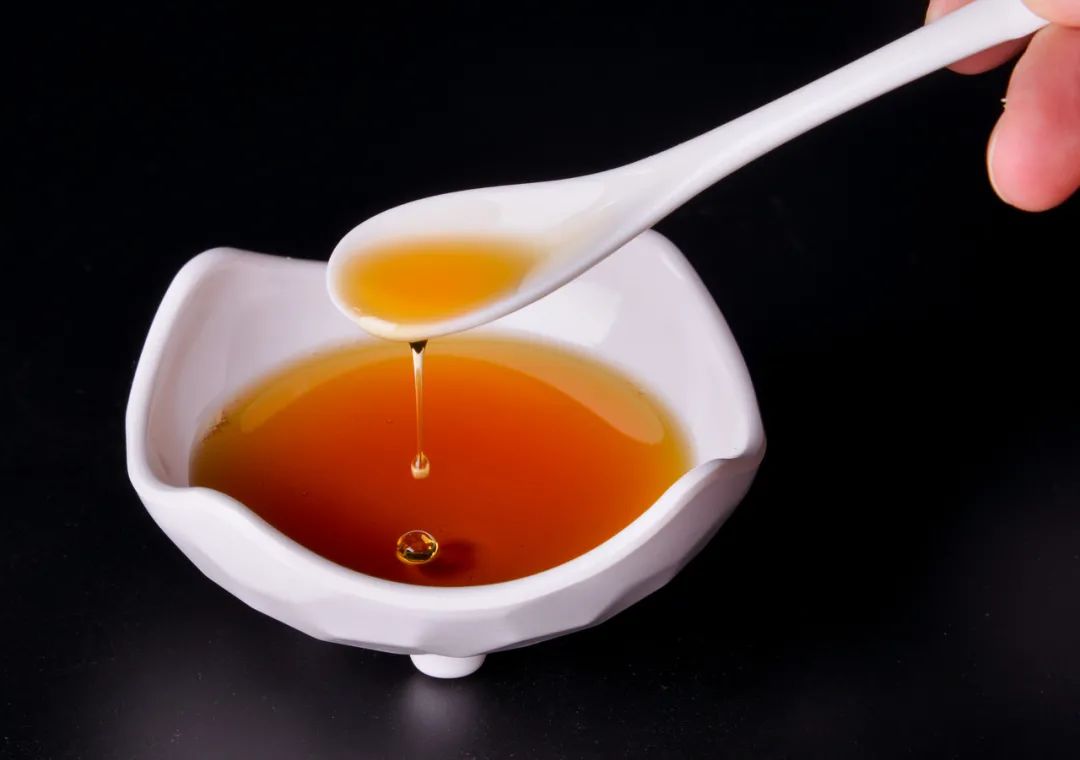 芝麻香油(图片来自图虫创意)