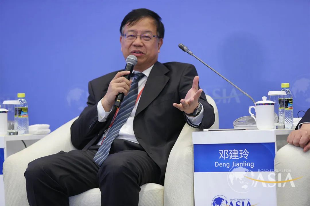 邓建玲表示,中国华能集团原来主要是以煤电为主,低碳经济发展要求更多