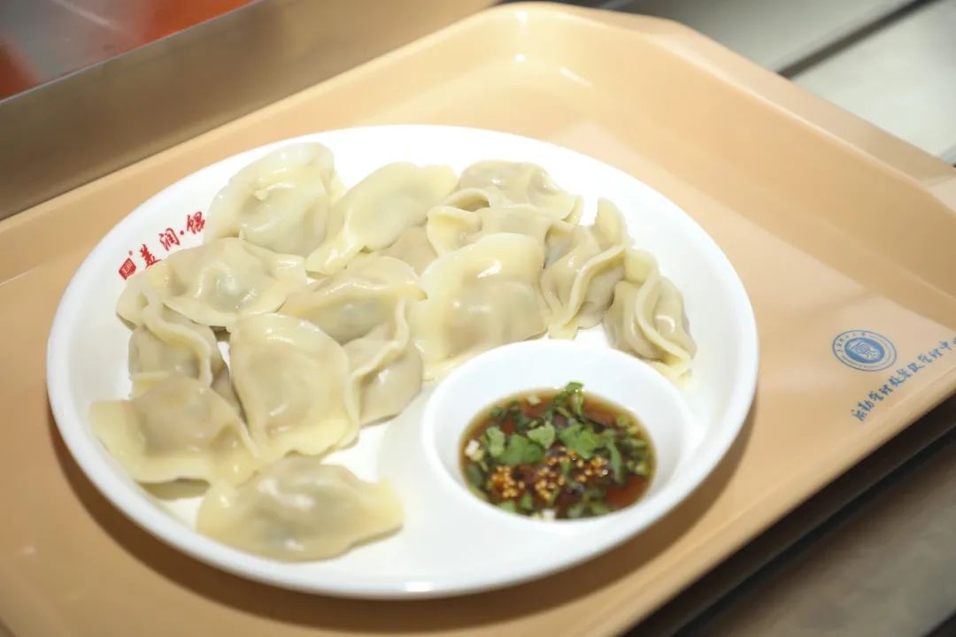 麻辣香锅&麻辣烫&美润水饺钟氏蒸菜&老表瓦罐汤咖喱饭&牛丼饭无论是