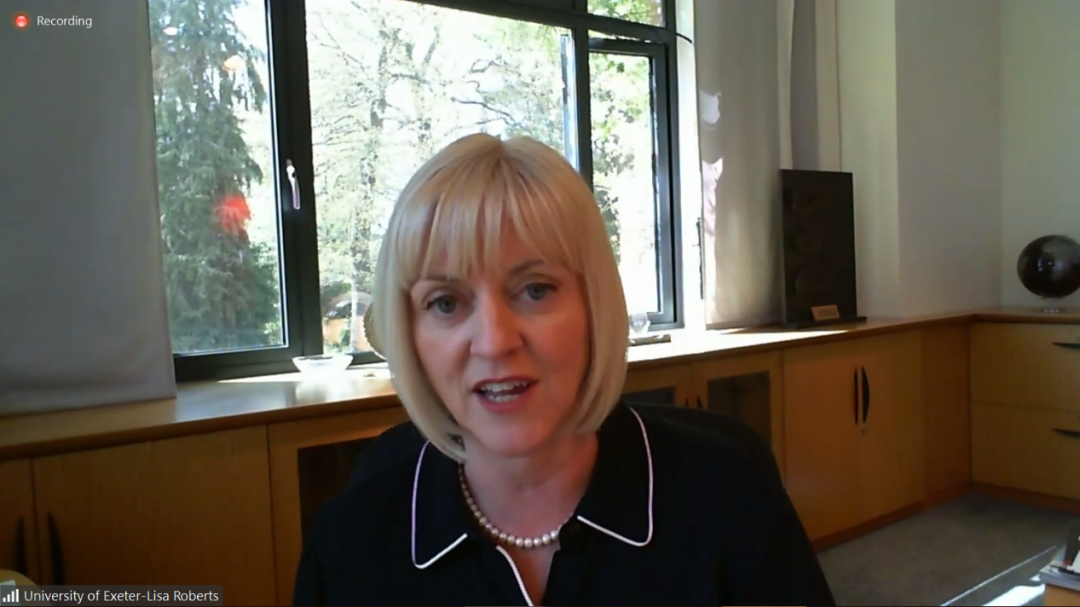 丽莎·罗伯茨发言围绕"引领教育创新:院校及全球高等教育体系转型"