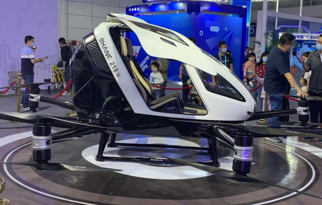 全球首台自动驾驶载人飞行器.中国网信网赵雅琪 摄