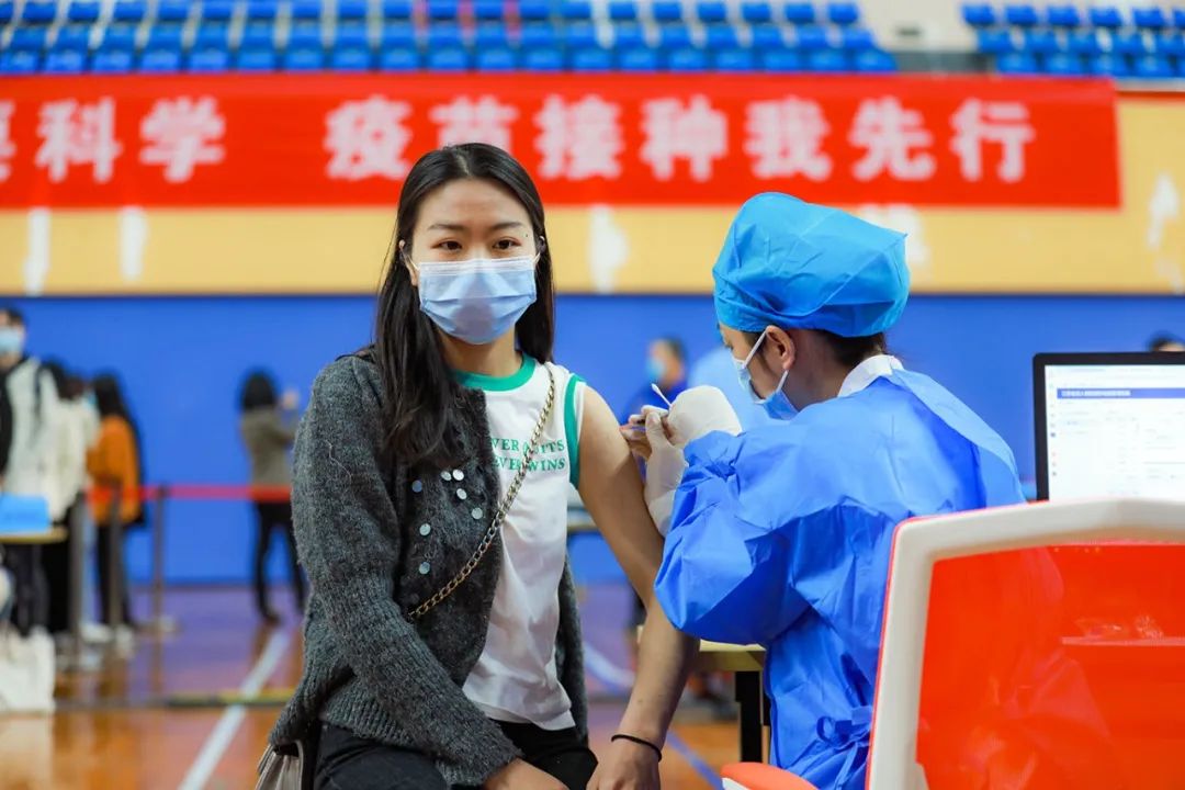 南师大新冠病毒疫苗首剂集中接种工作圆满完成