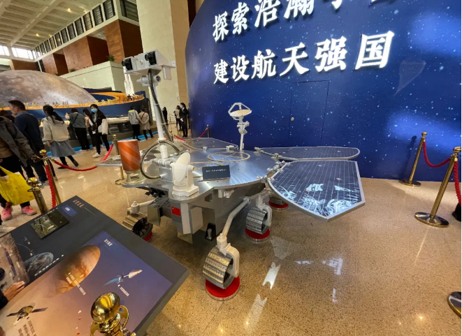 祝融号1:1模型.图片来源:王昱