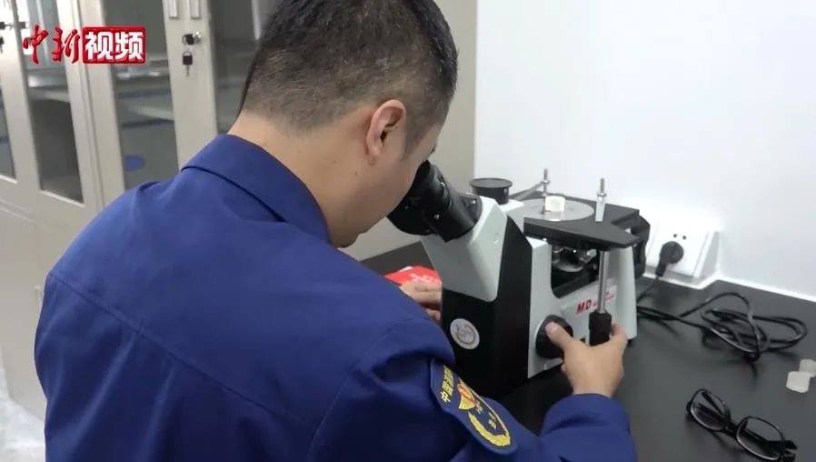 近日,记者来到位于广西南宁市的林松火灾调查工作室,了解火调员"幕后"