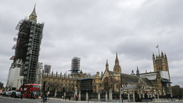 这是3月16日在英国伦敦拍摄的议会大厦外景。新华社