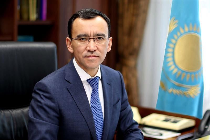哈萨克斯坦议长阿希姆巴耶夫感染新冠病毒