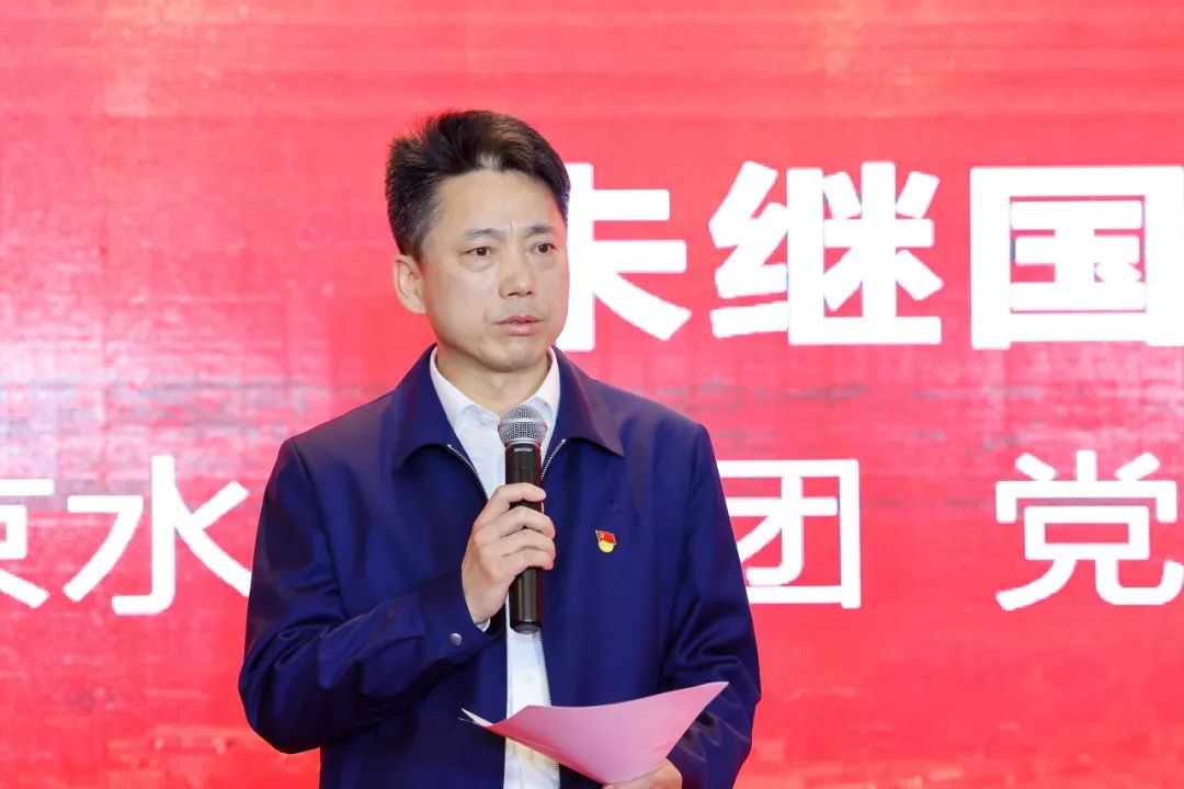 学习的生动实践张连红教授在现场发言"今天的活动是我见到最具创新,最