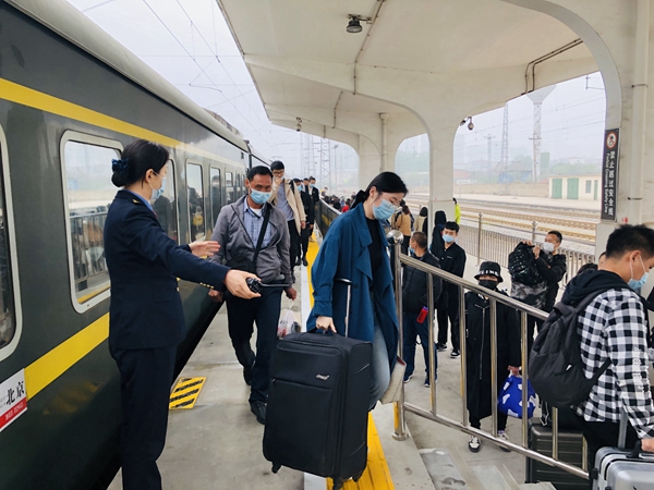 济宁火车站客运站台改高工程全面竣工