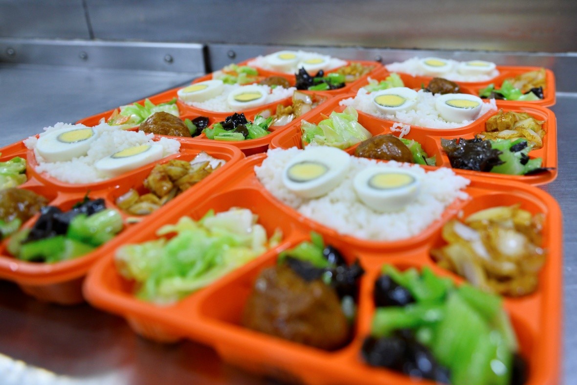 发现最美铁路掌勺大厨的炉火情缘