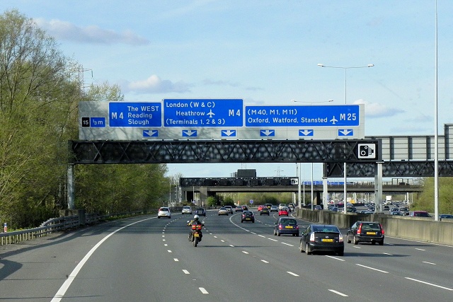 英国政府宣布允许自动驾驶汽车在公开道路行驶