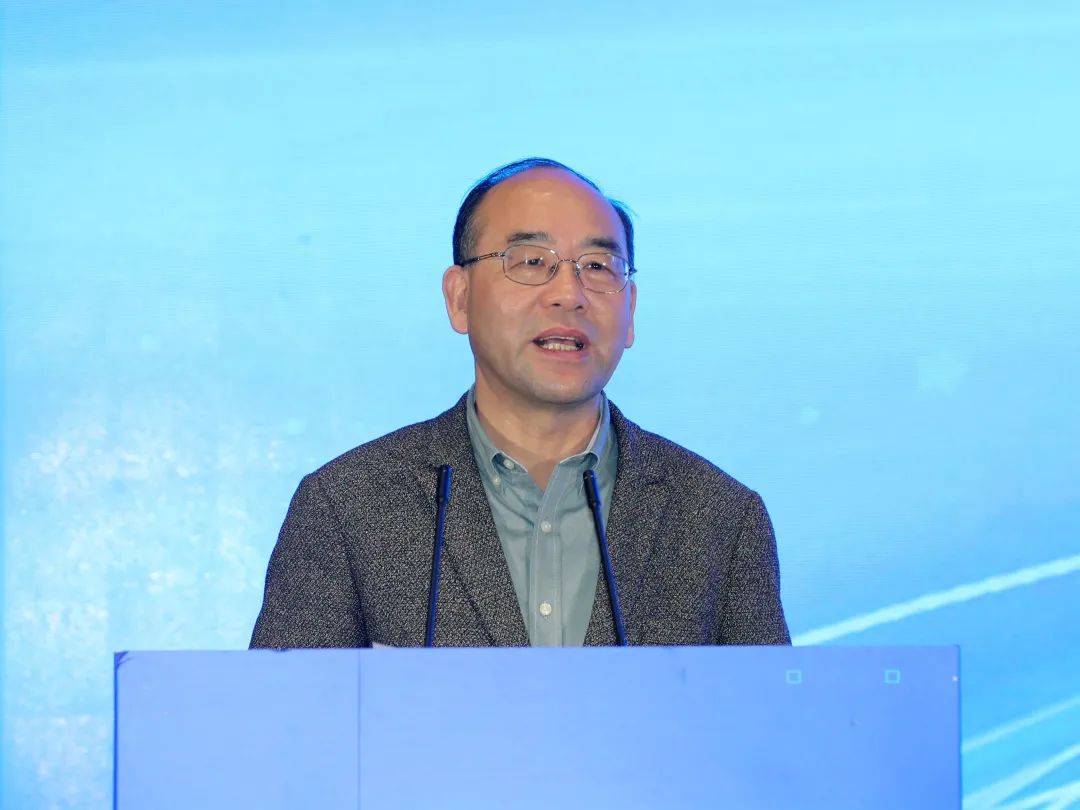 随后,浙江省药品监督管理局党组成员,副局长陈魁宣读浙江省原料药安全