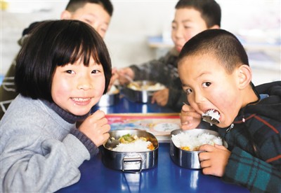 山里娃吃上了免费营养午餐|安庆市|营养午餐|大别山_新浪科技_新浪网
