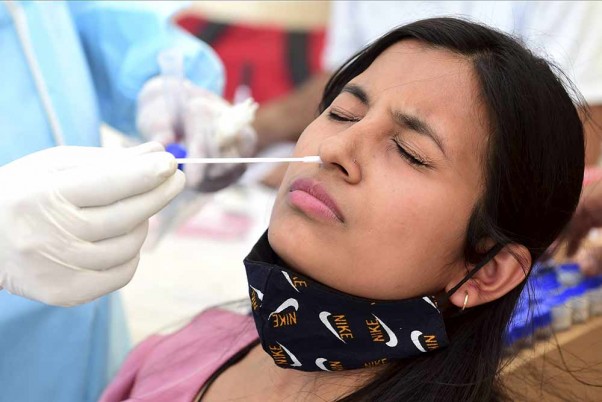 印度新增新冠肺炎确诊病例89129例 累计确诊超1239万例