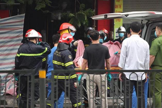 越南河内一商铺发生火灾 致4人死亡