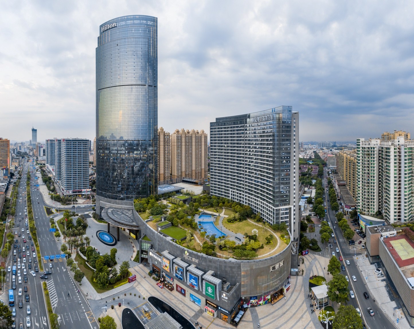 更重要的是,汇景控股将坚持"以住宅开发为主营业务,以城市更新为核心