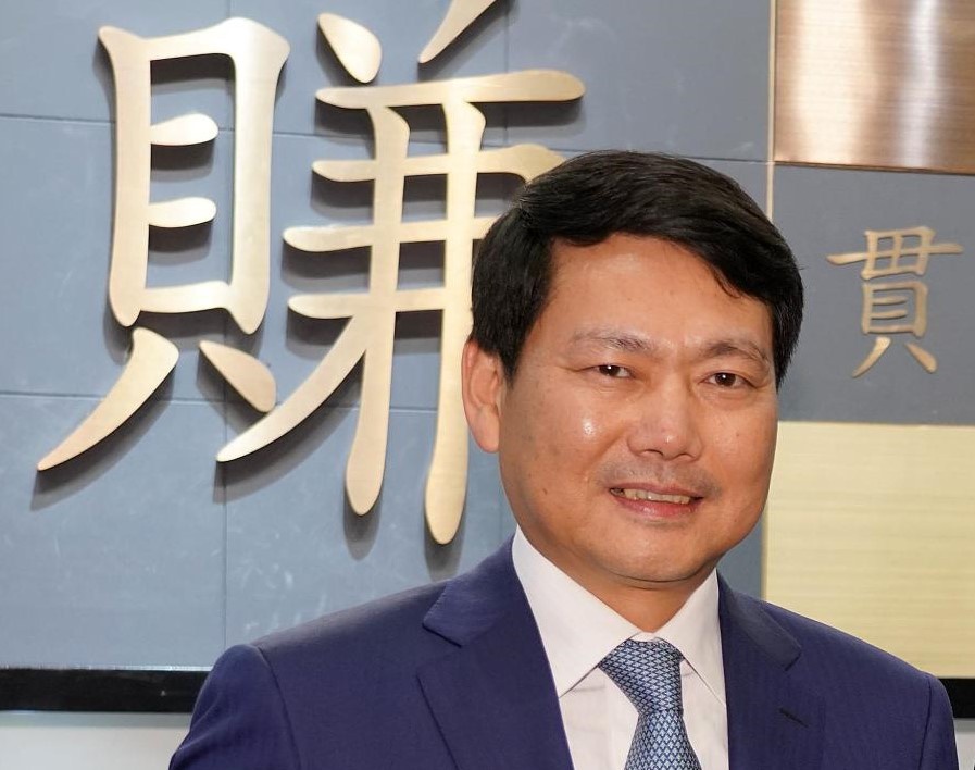 湖北第一首富坠落:卖豪车身家百亿,现年亏90亿,低调父子难了|正通汽车