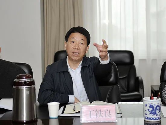 轰动一时的开胸验肺事件曝光后时任市委书记收了企业40万