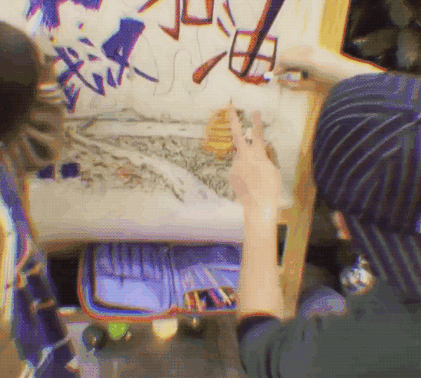 疫情期间彭坦和女儿一起画画