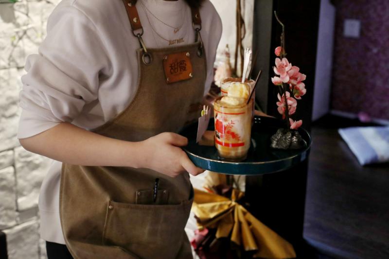 两年前，店里推出三款创新的老上海咖啡点击率颇高。