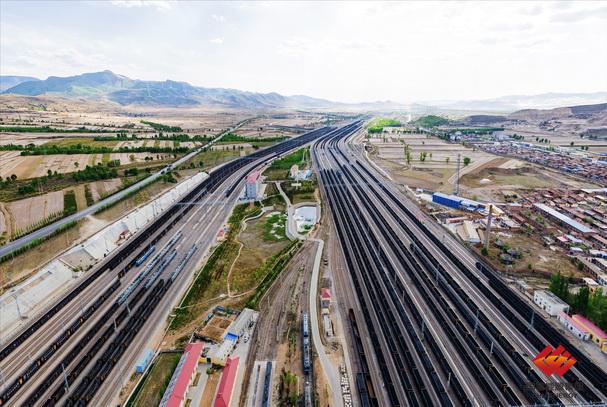 包神铁路神池南口天窗日交重列数创历史新高