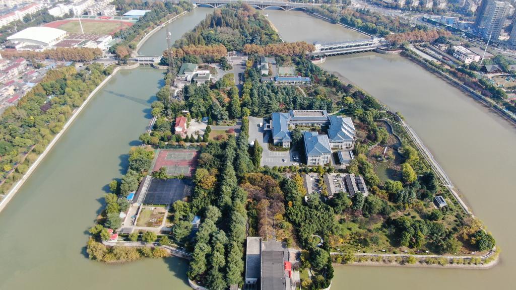 2020年11月14日拍摄的江都水利枢纽（无人机照片）。新华社记者 季春鹏 摄