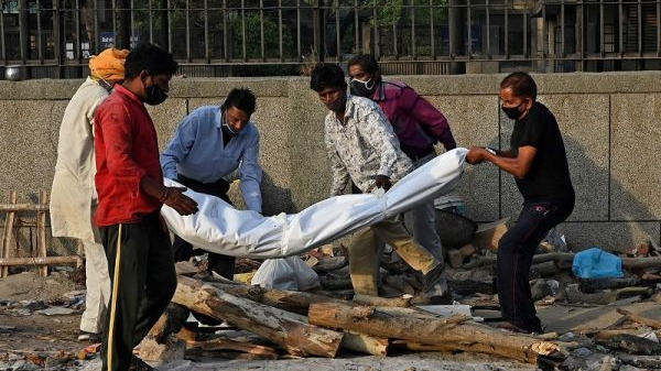 外媒:印度疫情肆虐难见拐点 死亡病例持续刷新纪录