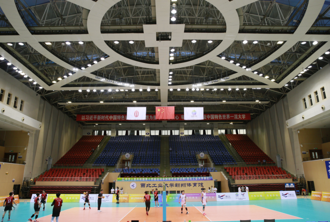 自2020年4月,学校便启动了翱翔体育馆改造升级项目,截止目前已先后