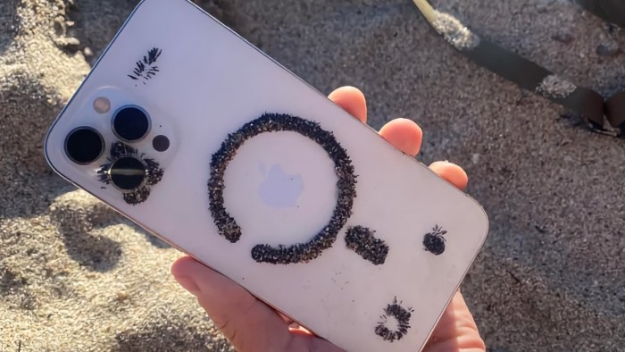 有趣发现：黑色金属砂被iPhone吸住并排出图案