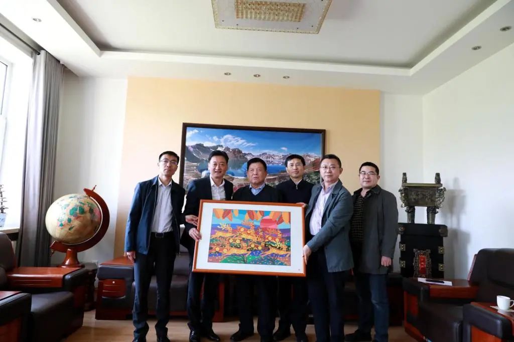 东丰县县委书记曾海洋来吉林农业大学洽谈合作