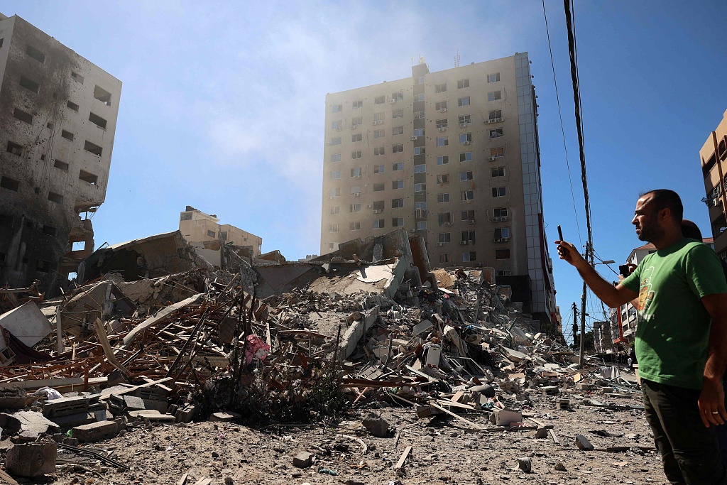 加沙媒体大楼被炸成废墟