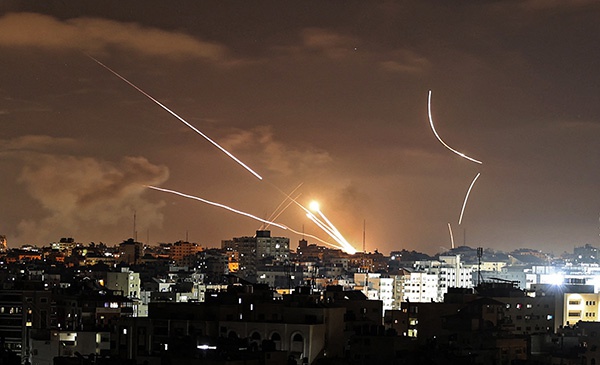 以色列总理：将继续对火箭弹袭击作出强有力的反击