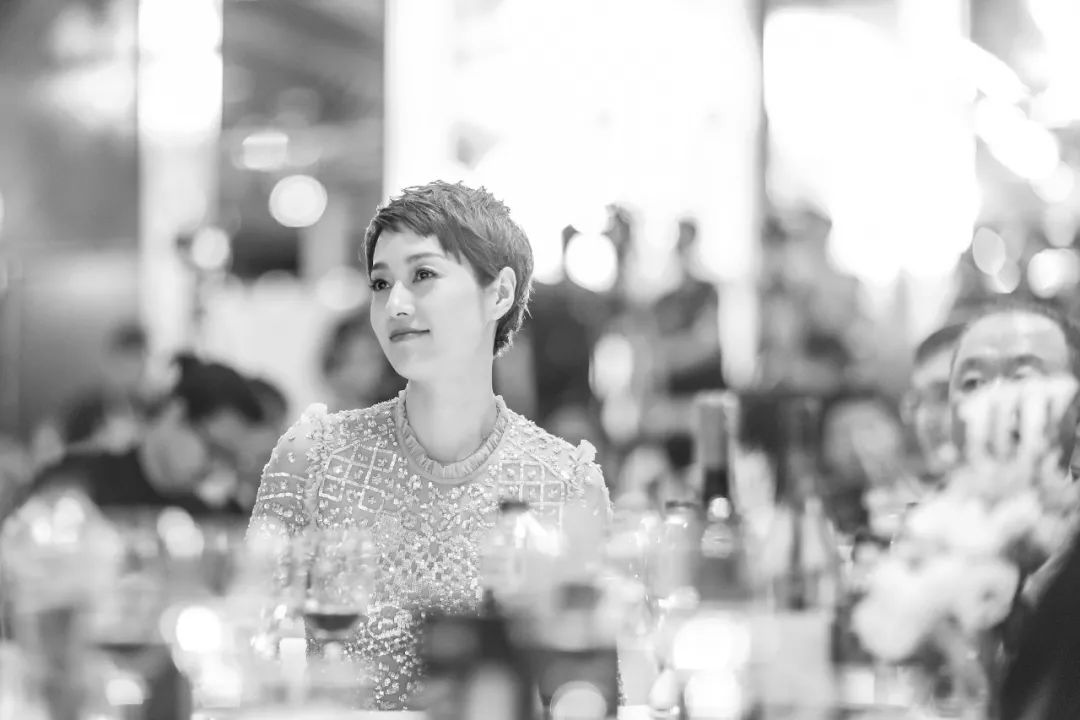 原来,他们接到上海经侦总队通知,发现马伊琍代言的茶芝兰品牌涉嫌犯罪