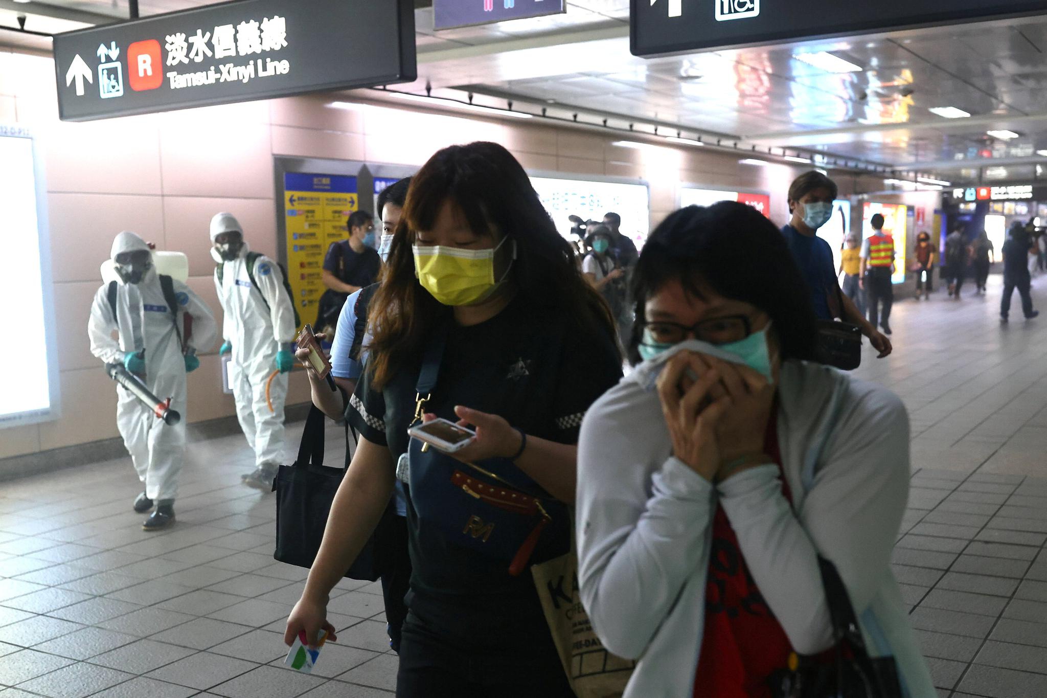 台北车站已出动大量人员进行消毒图丨ICphoto