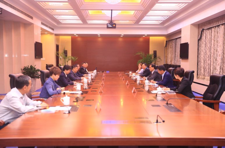 李耀强会见香港中华煤气有限公司行政总裁陈永坚|中盐_新浪财经_新浪网