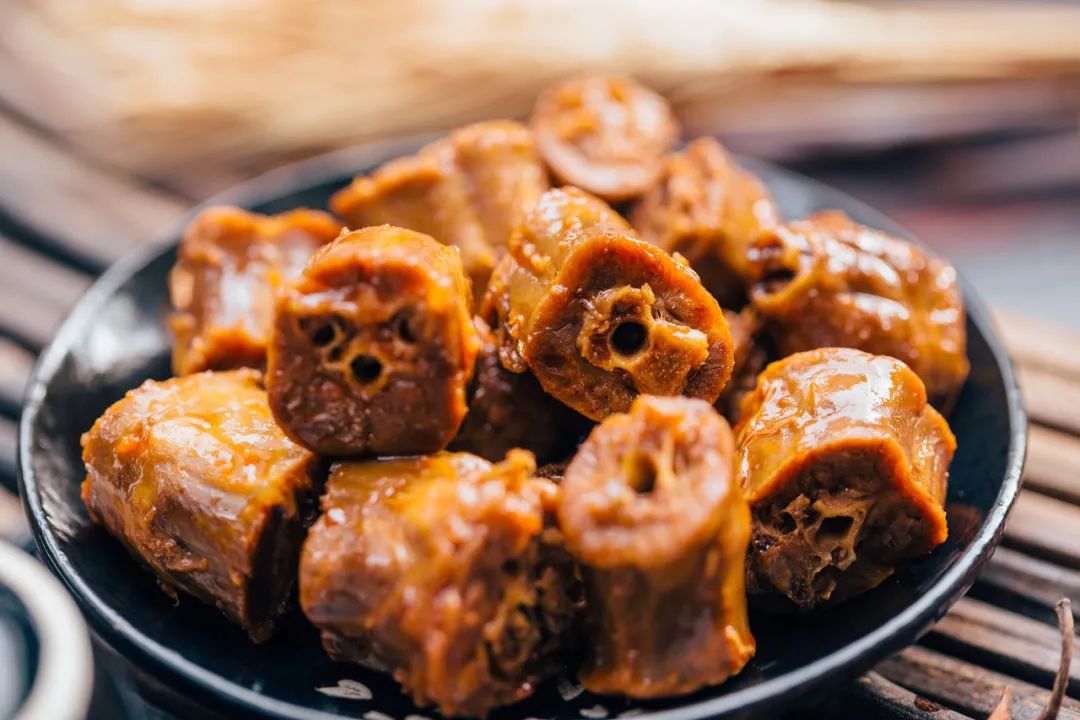 一根鸭脖引燃千亿大战 绝味周黑鸭煌上煌谁是赢家 煌上煌 新浪财经 新浪网