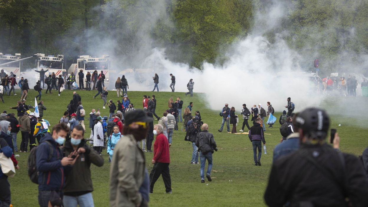 比利时警方：布鲁塞尔非法聚集活动132人被捕