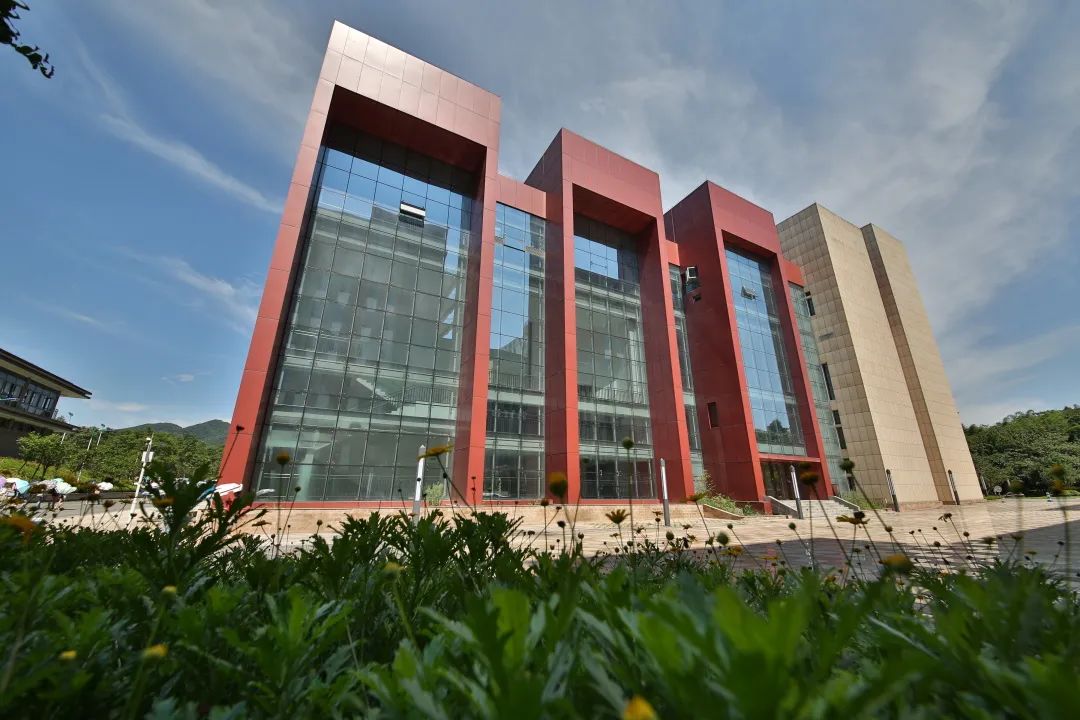 历史传承和医学特点的校园建筑为推进校园文化建设来源:重庆医科大学